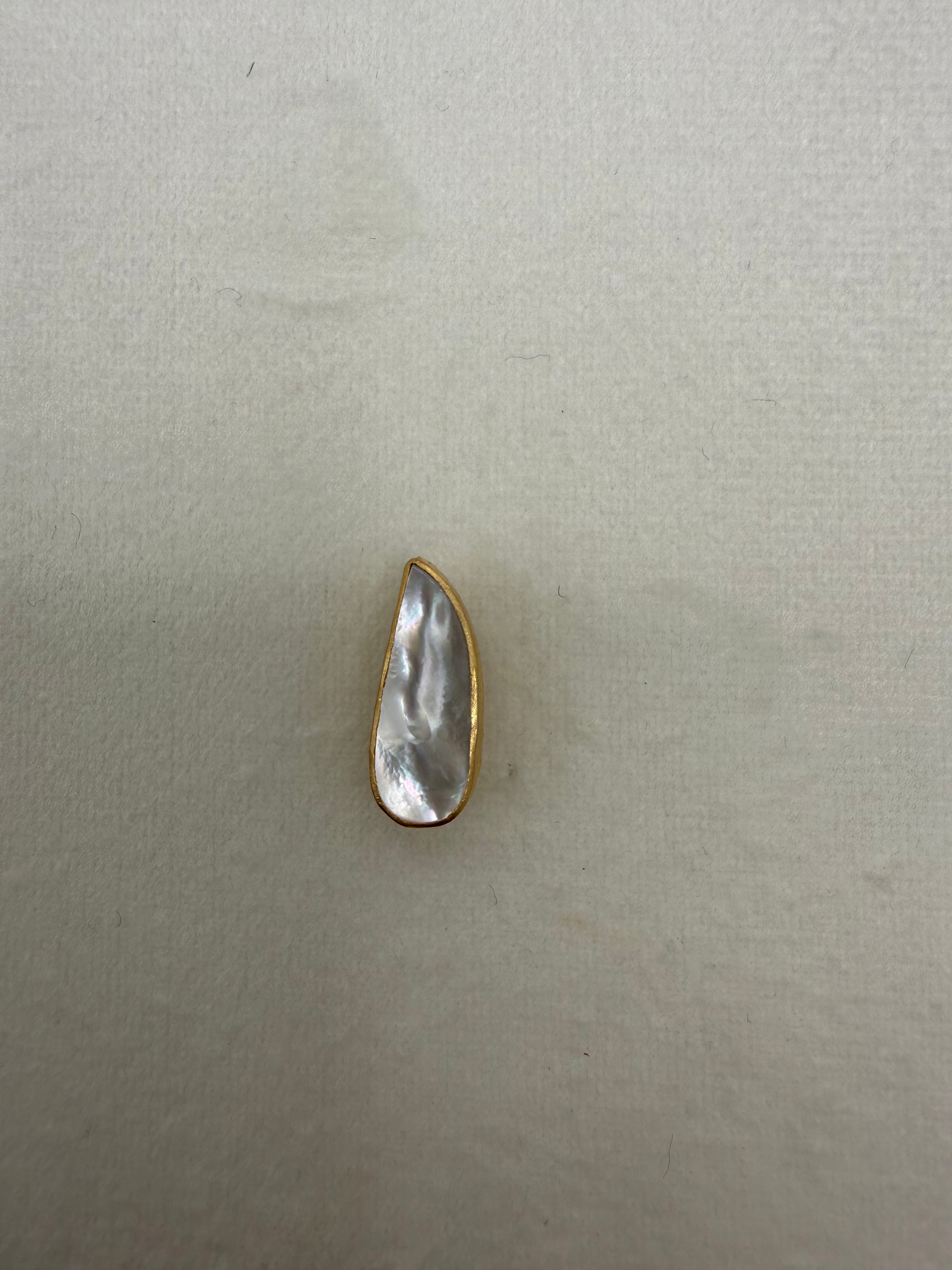 Heather Benjamin Mother of pearl pin