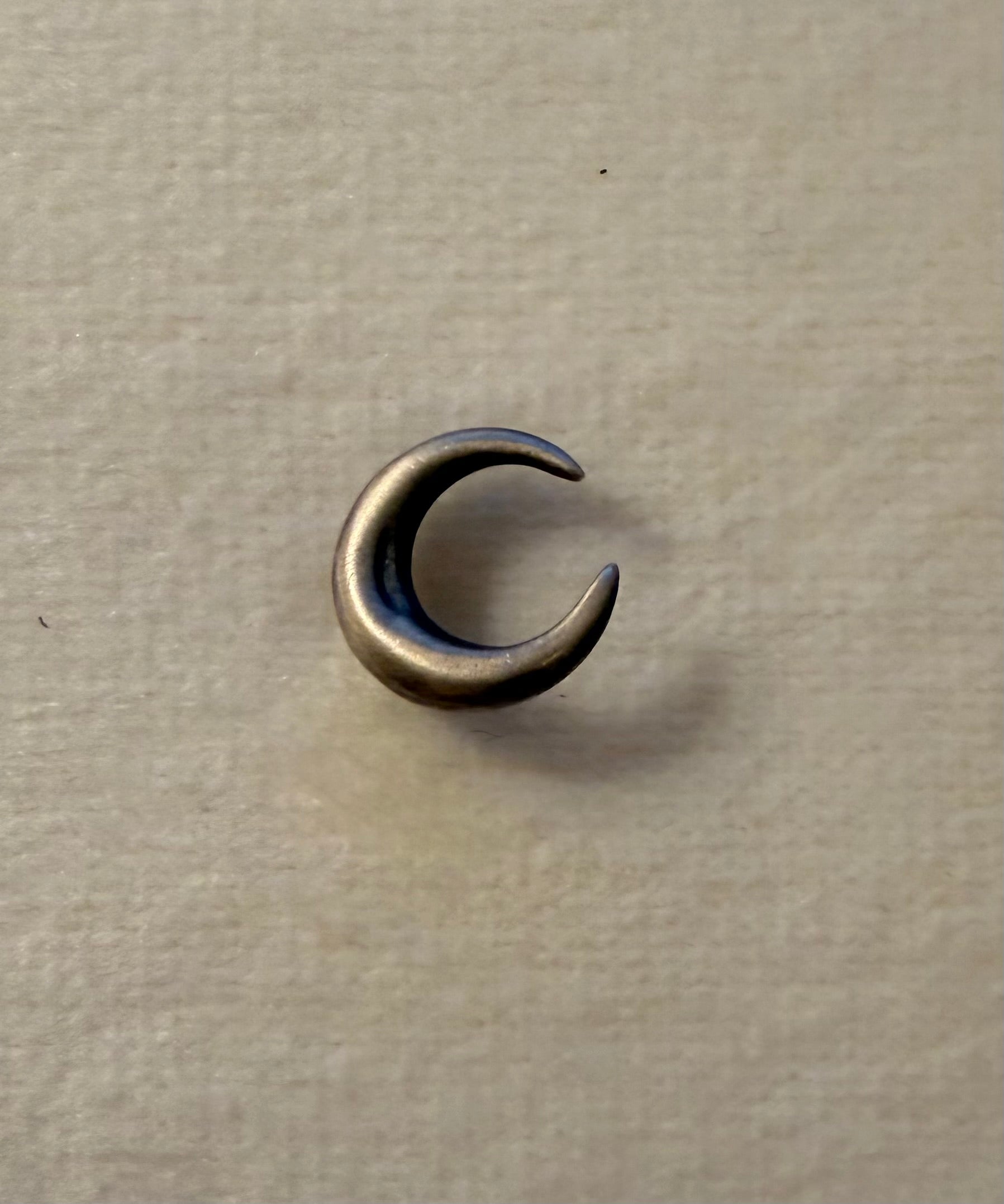HB Crescent Moon Pin Small - Silver